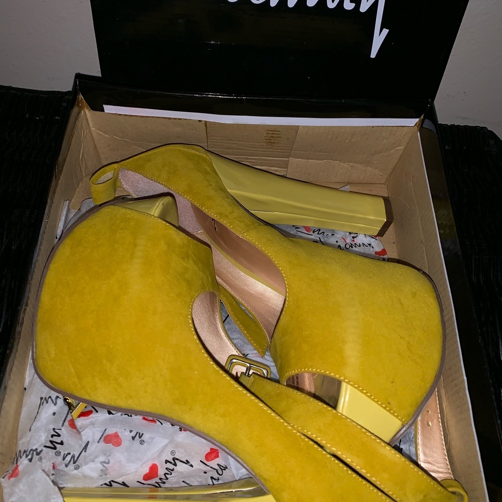 Yellow mellow - Picture 2 of 6